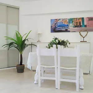 benalbeach-luxury-collection-terrace-with-sea-views-pool.1costadelsol.com/